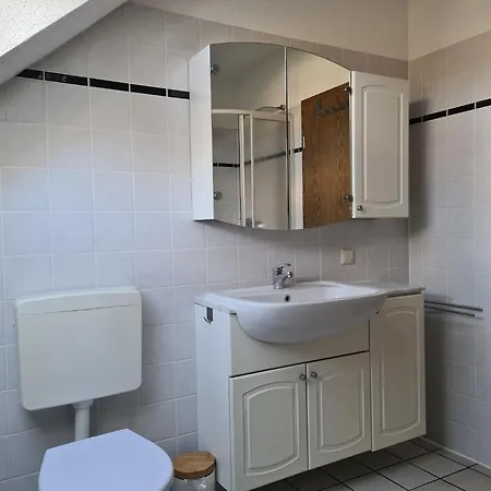 In Einem Fachwerkhaus, Cleaning Included