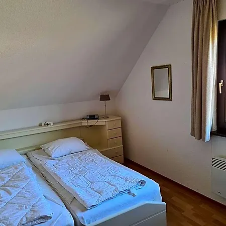 In Einem Fachwerkhaus, Cleaning Included
